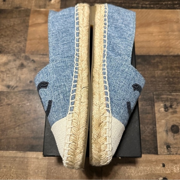 CHANEL Blue and Ivory Espadrilles with Iconic CC Sequin Logo - Picture 3 of 12